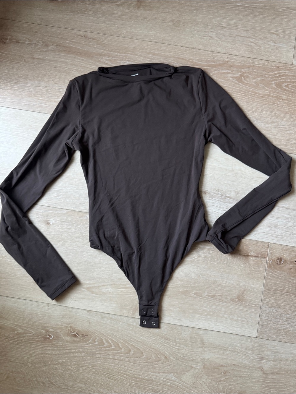 Skims Fits Everybody Long Sleeve Crewneck Bodysuit in Espresso Size Small